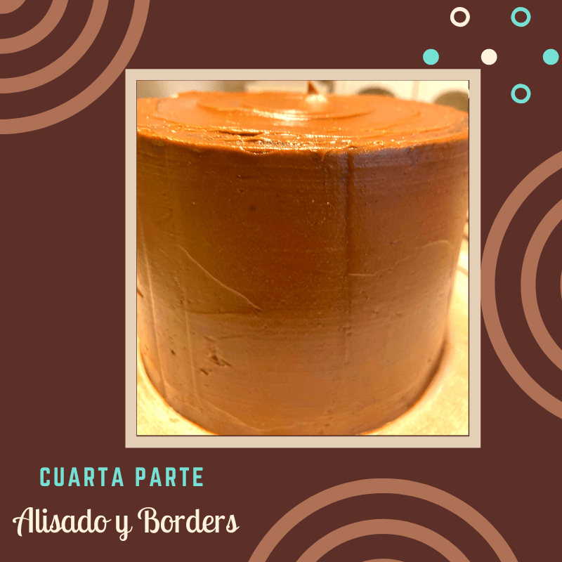 Alisado y bordes perfectos de la torta de chocolate